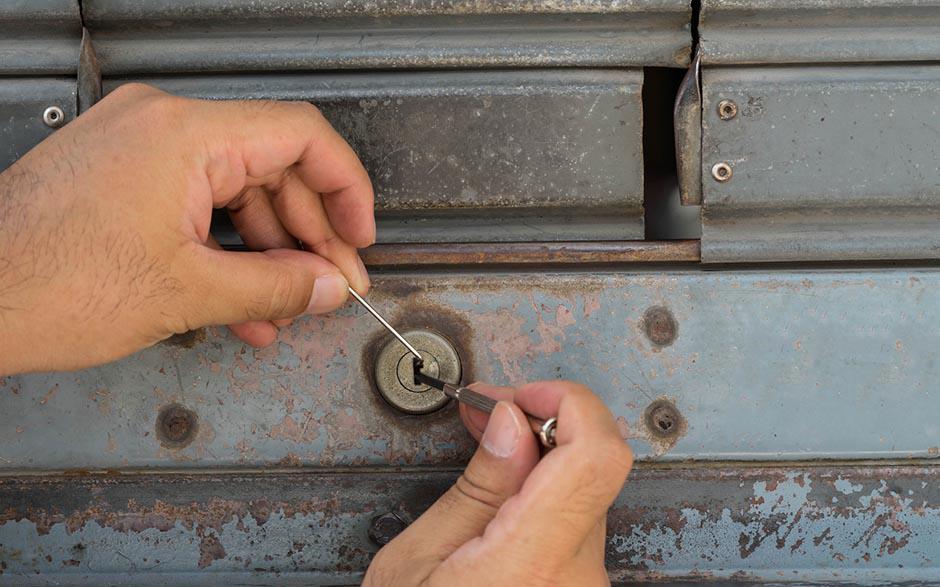cout changement de serrure Le Mesnil-Saint-Denis