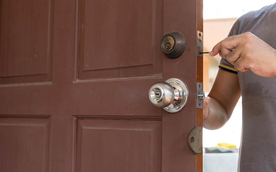 comment changer serrure porte d'entrée Deuil-la-Barre